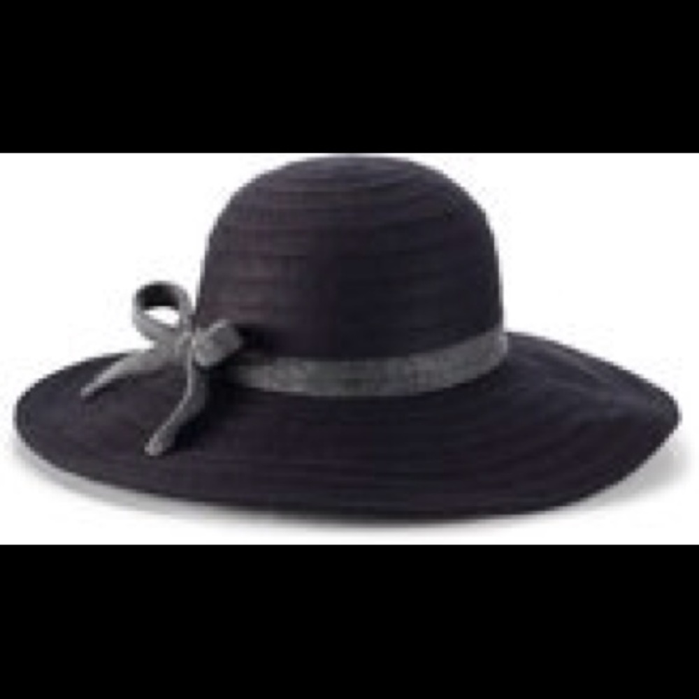 Black Hat With Gray Bow